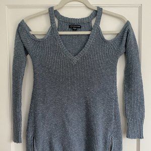 American Eagle off the shoulder top